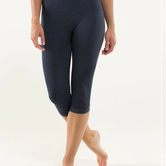 Lululemon Athletica In the Flow II Crop Leggings Sz4 in heathered inkwell. GUC. - Picture 2 of 11